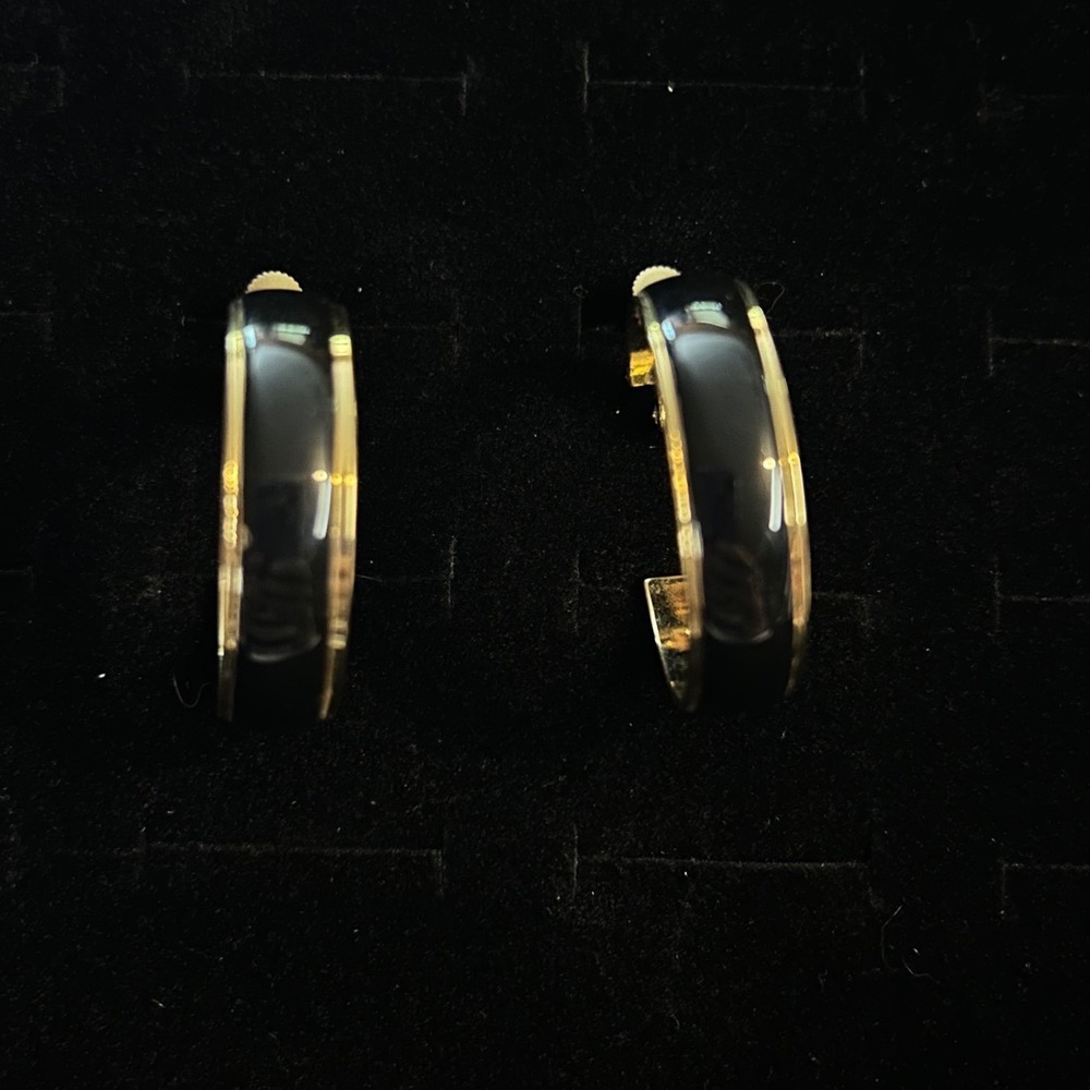 Vintage Napier Black Enamel Gold Tone Hoop Clip On Earrings Signed